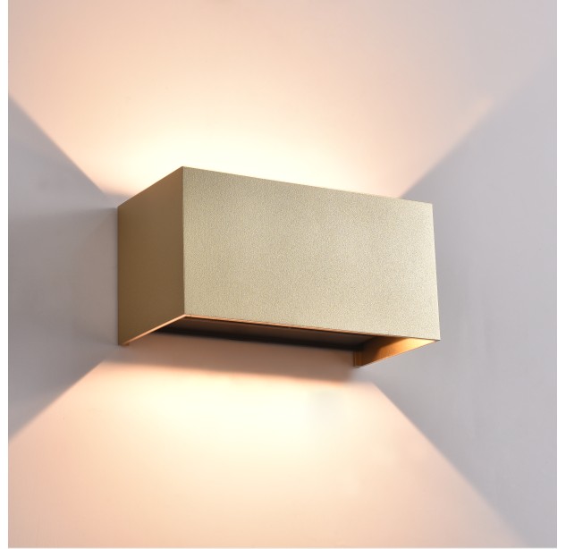 Kendo sieninis šviestuvas 200x100 mm Tech Gold, LED 4x5,5 W 2120 lm, CRI90 CL.I IP65, Kelvinas 2700 K–3000 K, slankusis jungiklis, dimerizatorius, MULTI-PACK, ON-DEMAND **