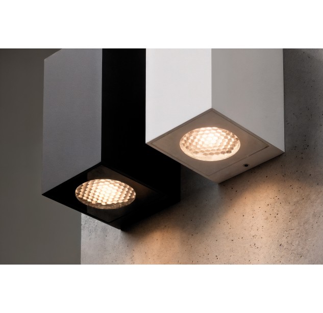 Sieninis šviestuvas „Oxen“ 100x60 mm, tekstūruotas juodas, LED 4 W, 515 lm, CRI 90, klasė I, IP65, 2700–3000 K, slankusis jungiklis