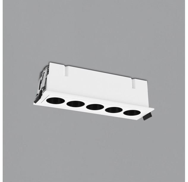Nematomas įleidžiamas 3980/147 tekstūruotas baltas, LED 12 W 3000 K 850 lm, CRI90 CL.II, integruotas LED, dim. DALI/Push, ON-DEMAND **