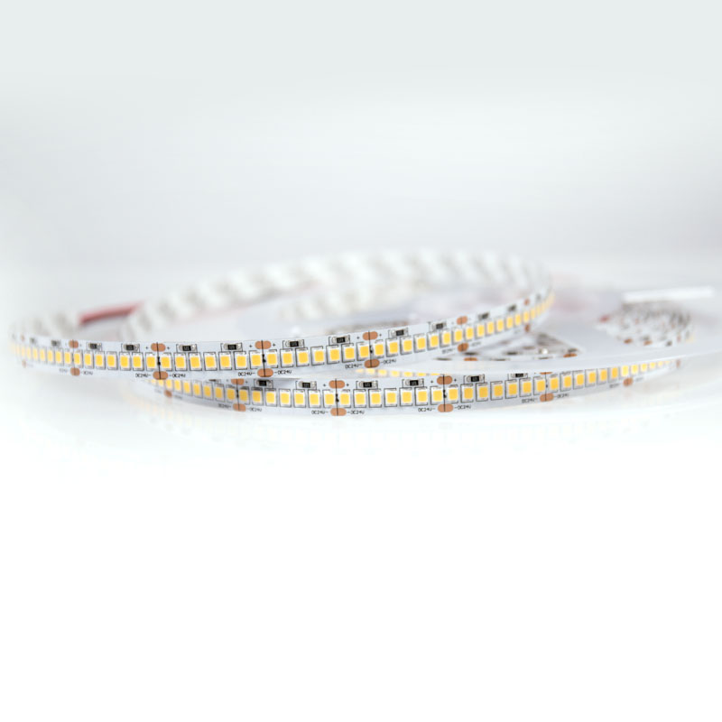 LED juosta 4,8W/m 24V 3000K 70LED 660lm 